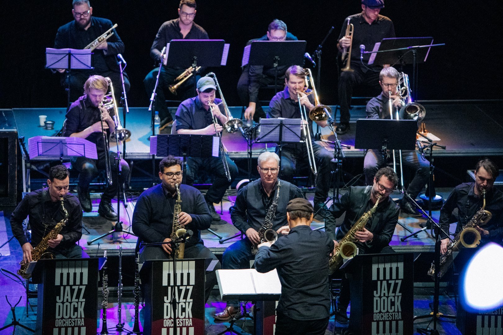 Jazz Dock Orchestra - Neočekávaná setkání