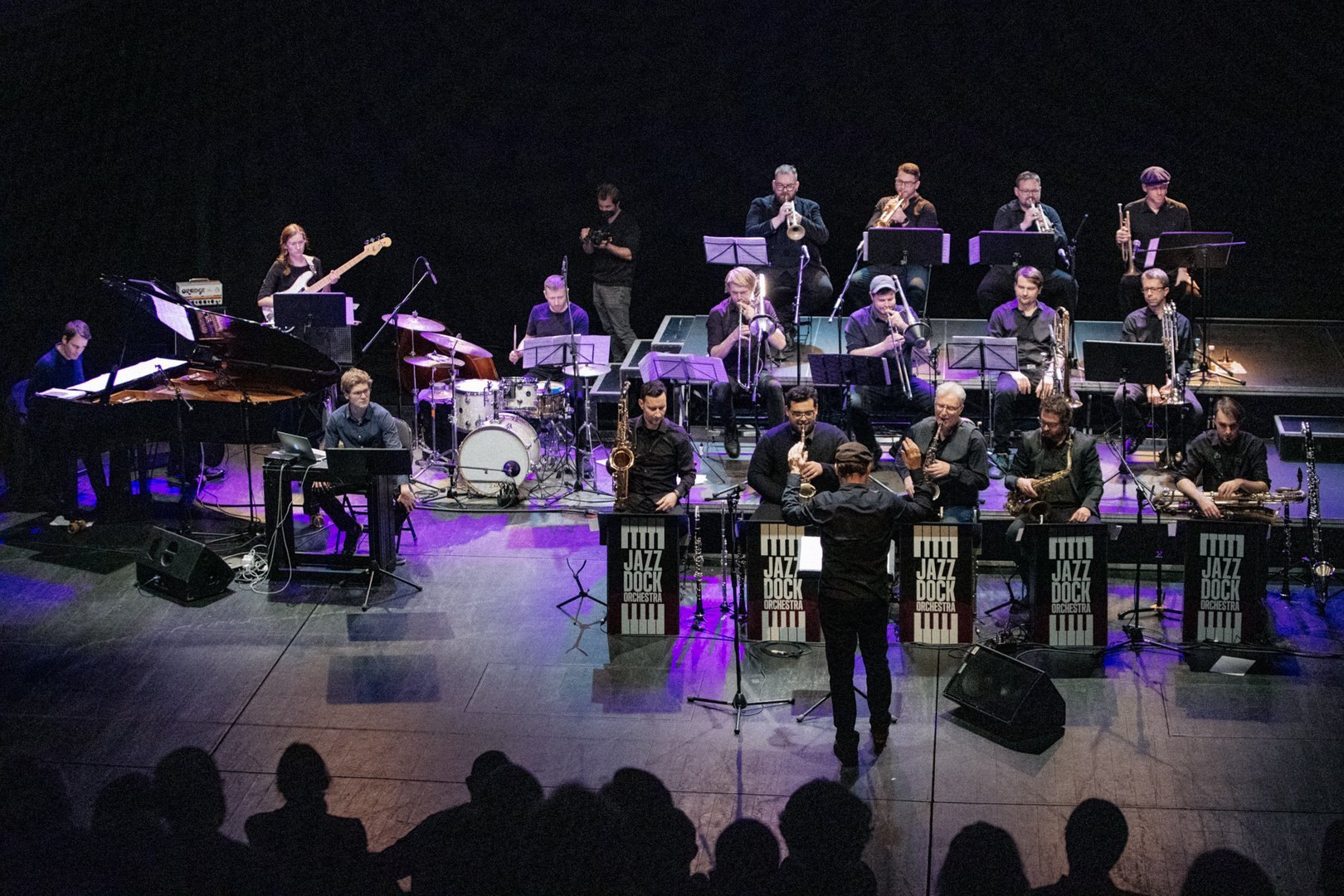 Jazz Dock Orchestra - Neočekávaná setkání