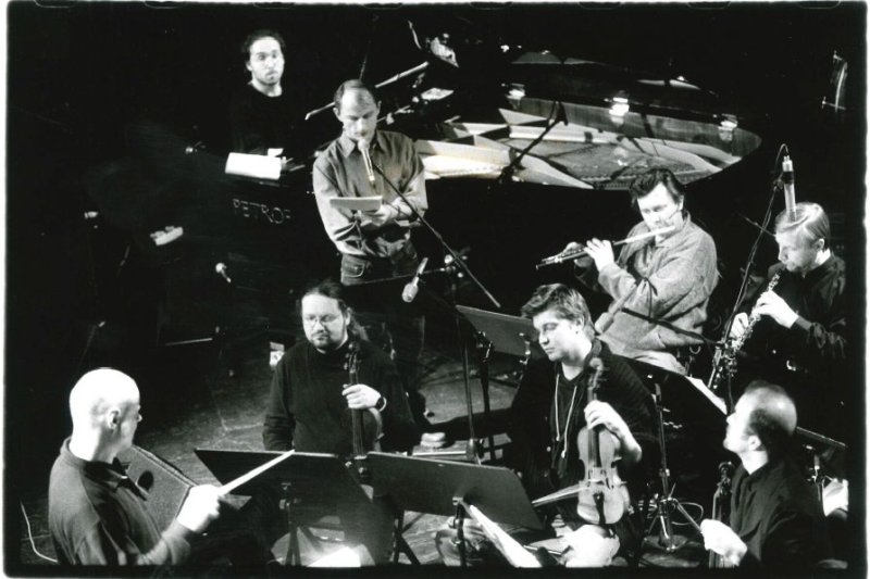 Filip Topol a Agon Orchestra - křest alba 2001.jpeg